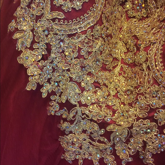 Beautiful Ball gown - Picture 9 of 9